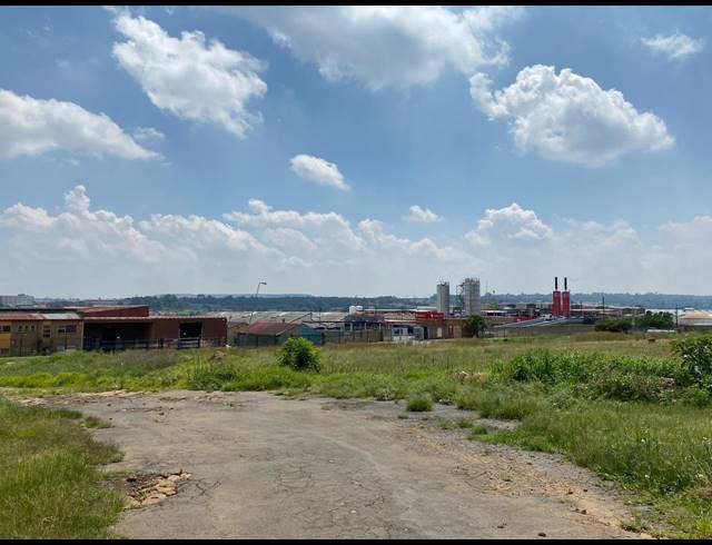 4,000M² WAREHOUSE TO LET IN DEVLAND